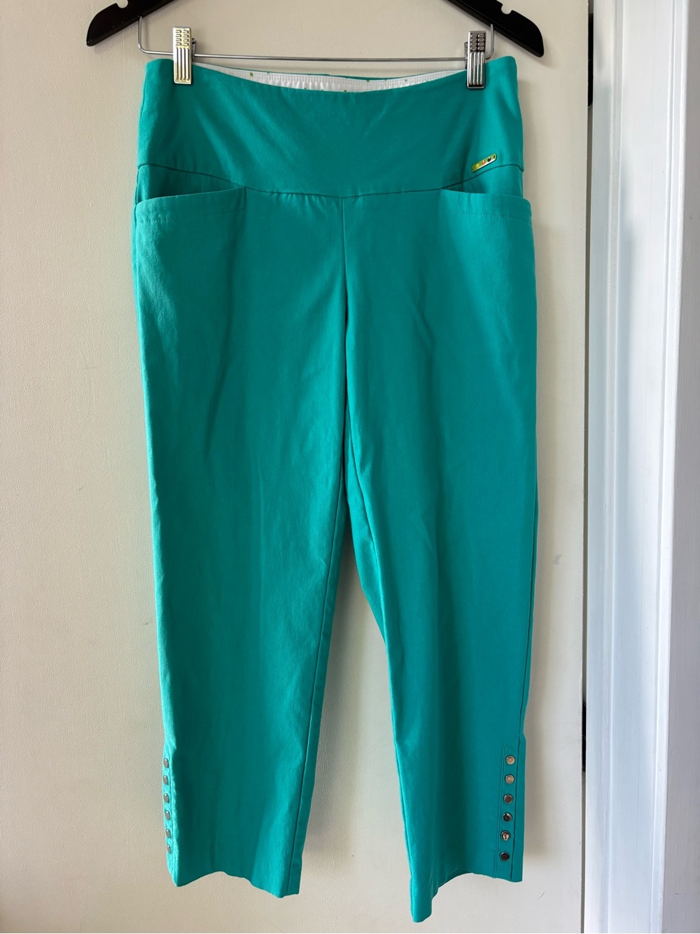 Swing Control Women's Turquoise Pull-On Golf Capri Pants Stretchy Size 8